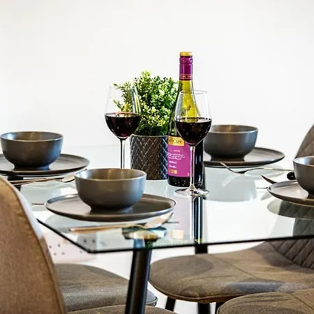 Pluxa Lavish Escape Classy City Centre